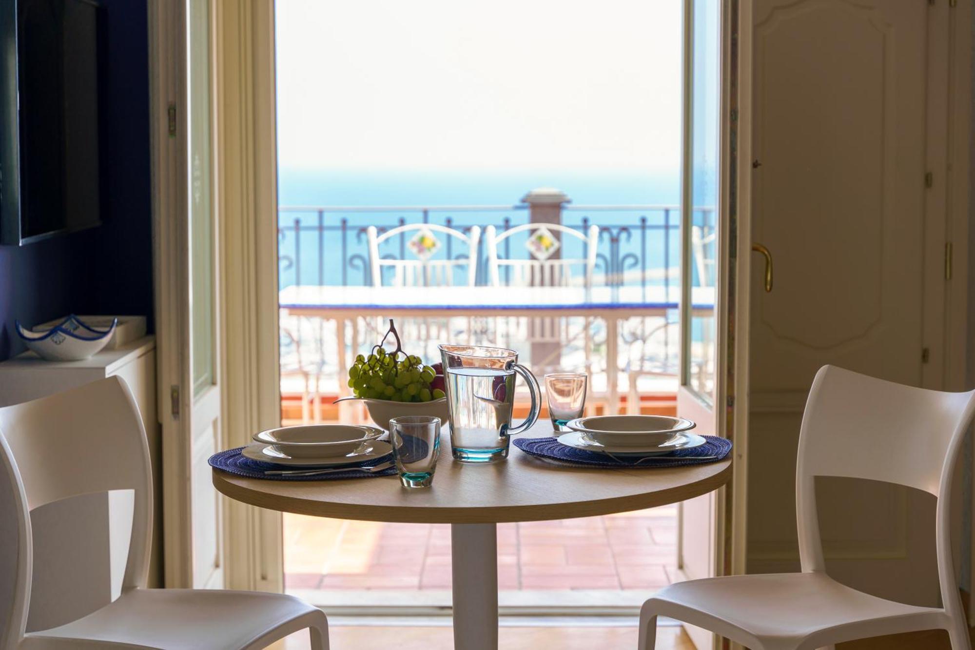 Suite Aphrodite - Exclusive Flat Salerno Buitenkant foto