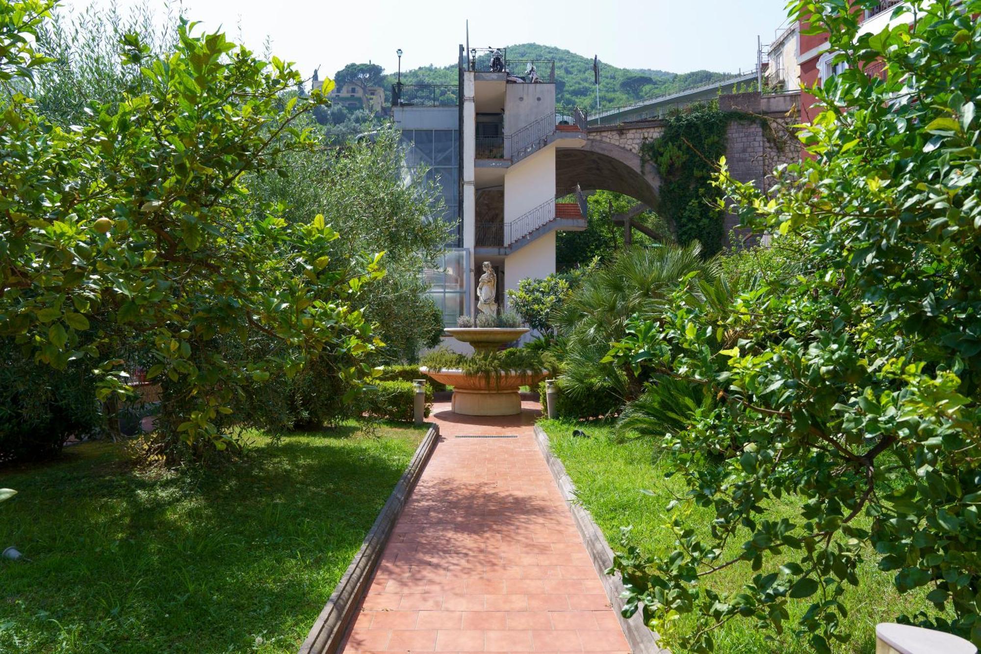 Suite Aphrodite - Exclusive Flat Salerno Buitenkant foto