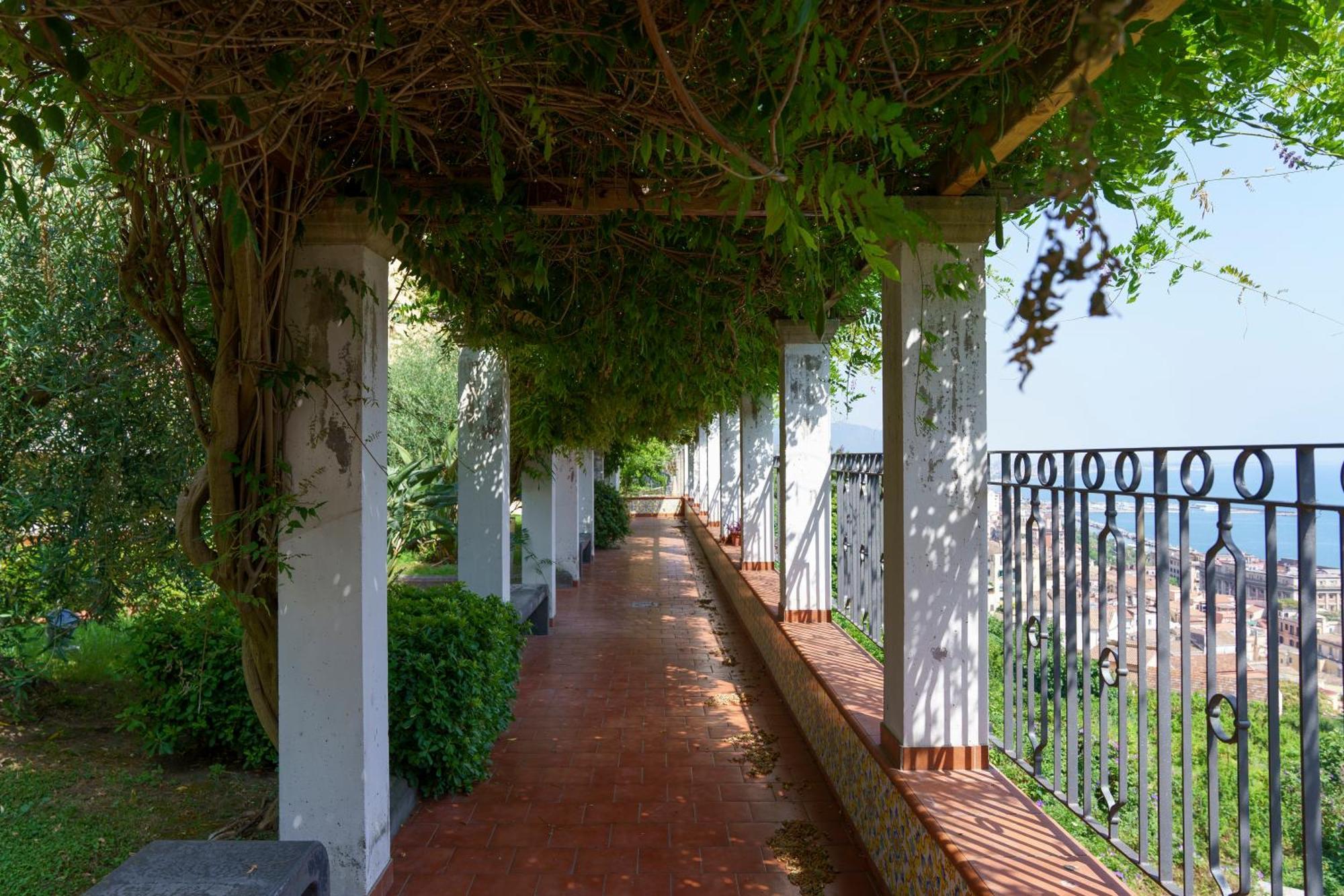 Suite Aphrodite - Exclusive Flat Salerno Buitenkant foto