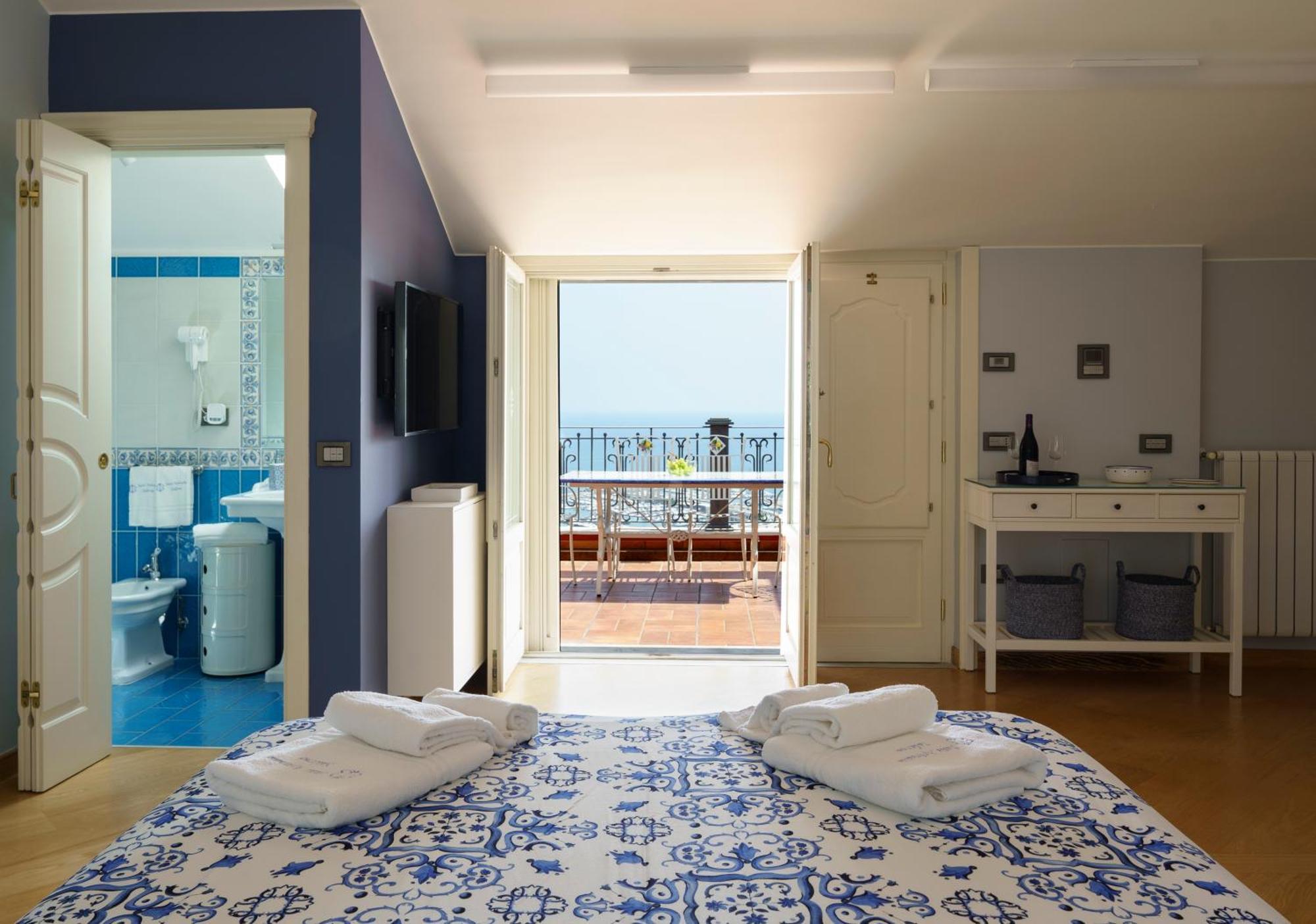 Suite Aphrodite - Exclusive Flat Salerno Buitenkant foto